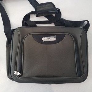 3/$15 Travel Select Bag